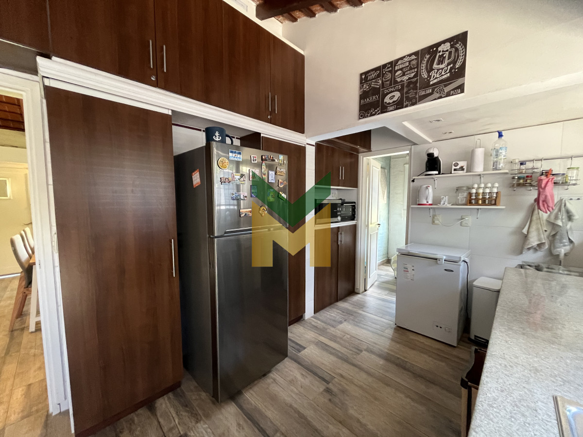 Casa ID.6961 - Casa de 4 dormitorios - Playa Mansa, Barbacoa, Piscina Climatizada.