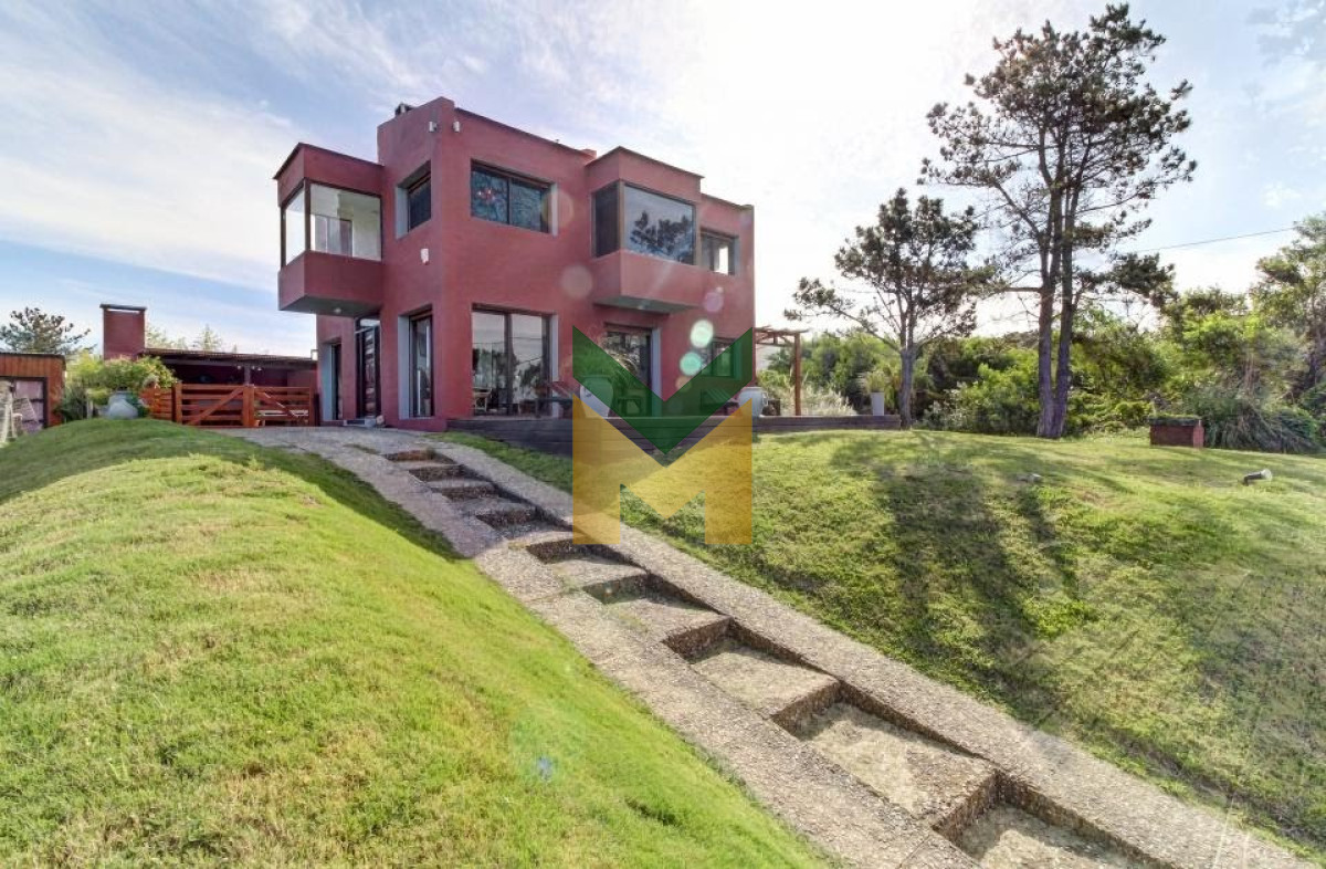 Casa ID.5635 - Casa en venta 4 dormitorios - Balneario Buenos Aires.