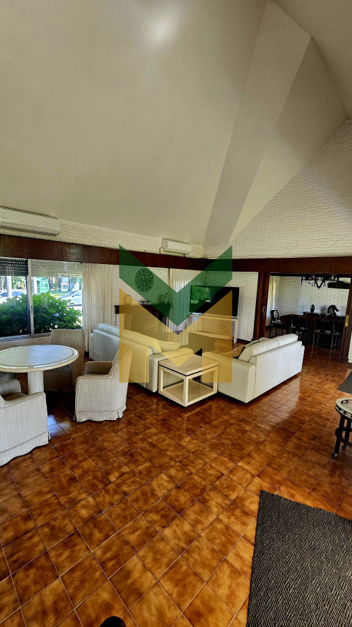 Casa ID.6108 - Casa en venta - 4 dormitorios Playa Mansa