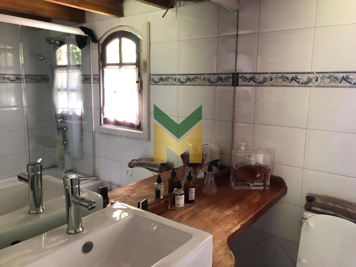 Casa ID.5820 - Casa en venta - Pinares 4 dormitorios + Dep completa.