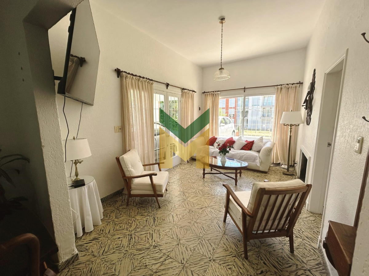 Casa ID.74 - Casa en alquiler de verano, Pinares a 2 cuadras del mar.