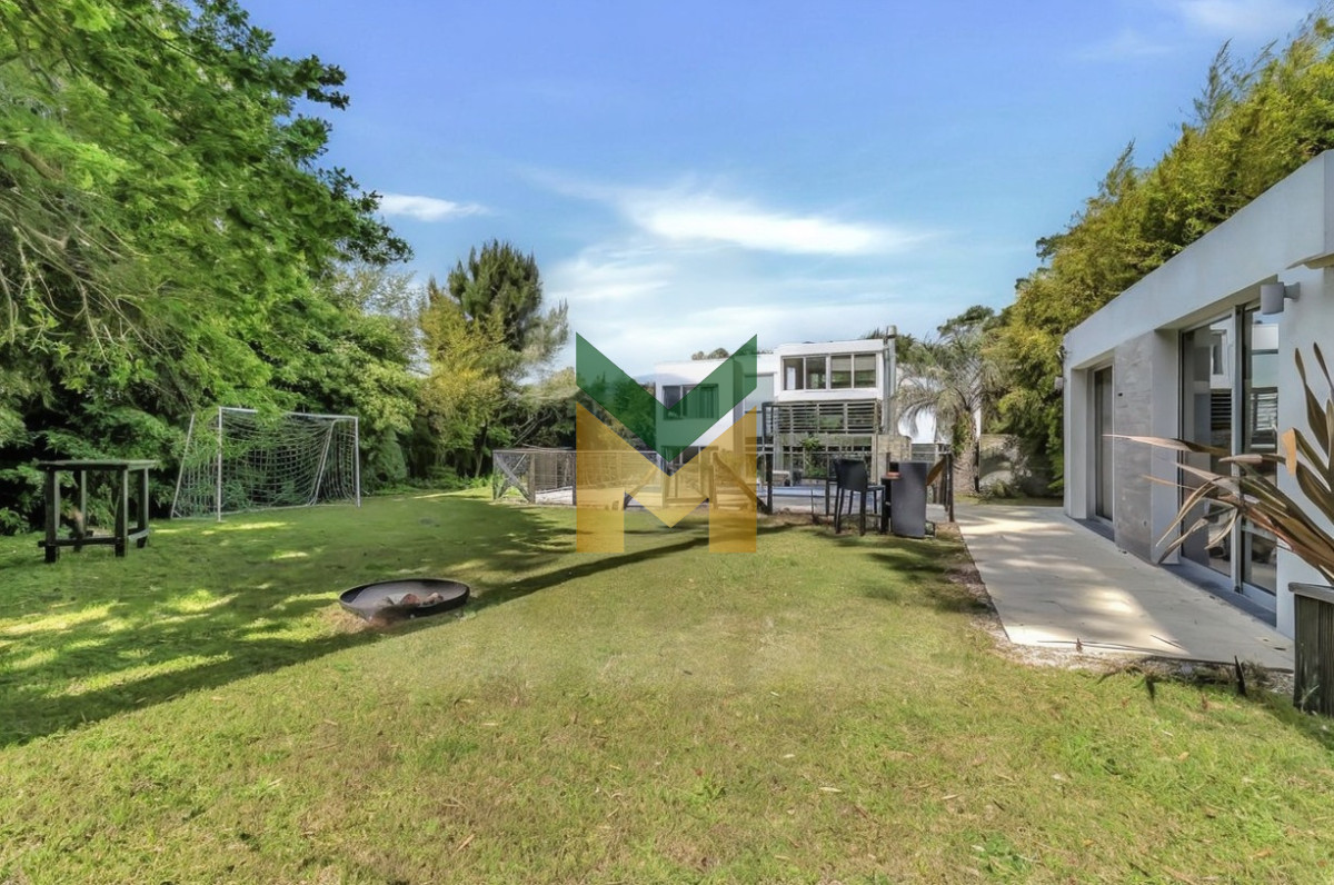 Casa ID.7027 - Casa moderna - 5 dormitorios San Rafael