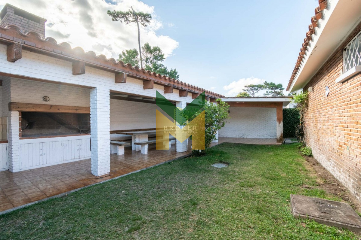 Casa ID.1859 - Casa en venta - 5 dormitorios Playa Mansa