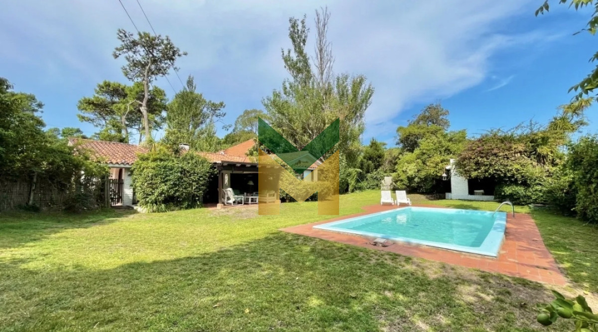 Casa ID.941 - Casa en Alquiler, Playa Mansa, Punta del Este