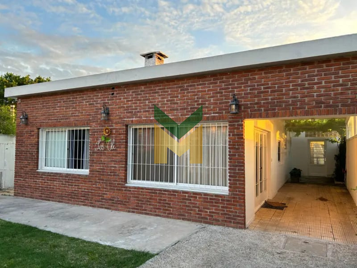 Casa ID.74 - Casa en alquiler de verano, Pinares a 2 cuadras del mar.