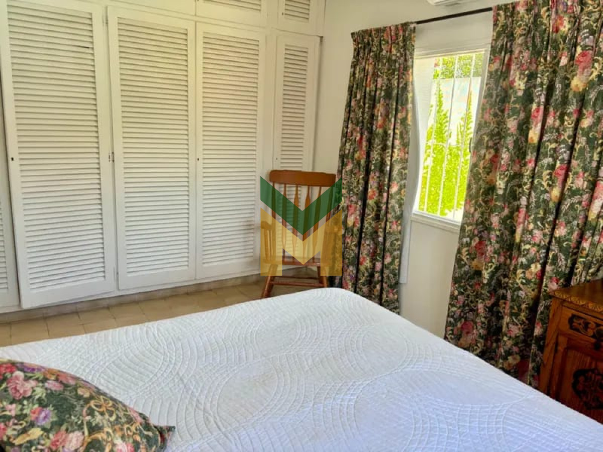 Casa ID.74 - Casa en alquiler de verano, Pinares a 2 cuadras del mar.