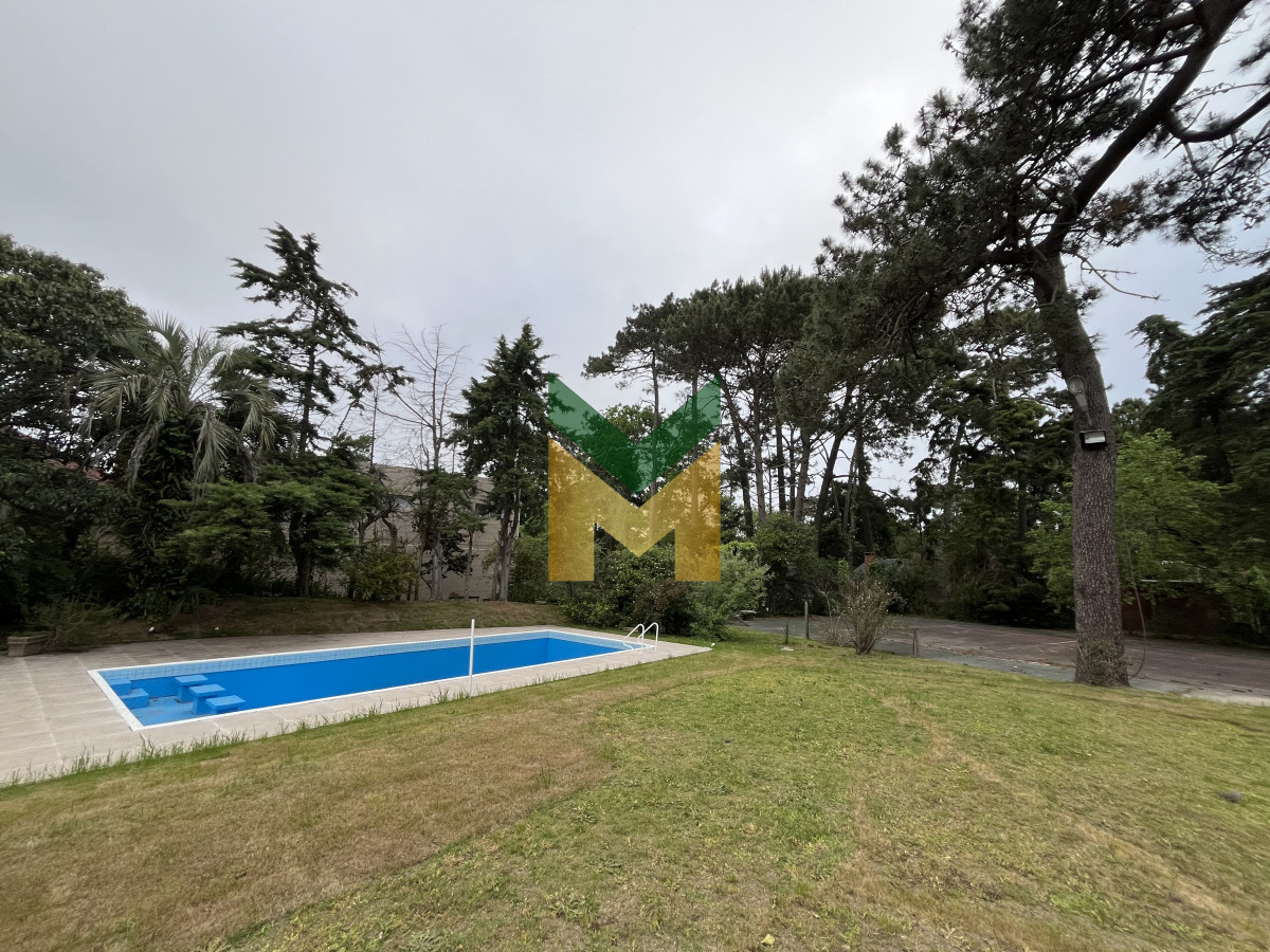 Casa ID.5541 - Casa En Venta o alquiler anual, Zona Cantegril.