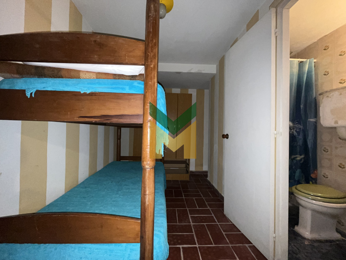 Casa ID.6634 - Casa en venta - 5 dormitorios Playa Mansa próximo al mar.