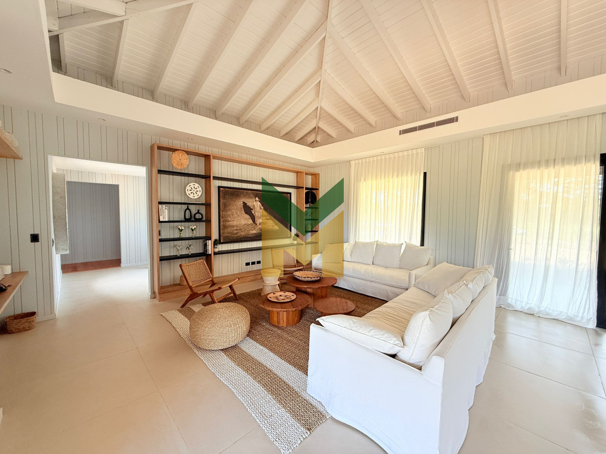 Casa ID.7035 - Casa en venta y alquiler - Barrio Privado La Barra