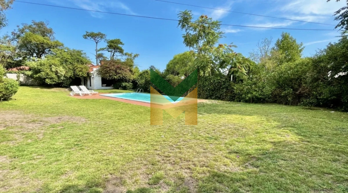 Casa ID.941 - Casa en Alquiler, Playa Mansa, Punta del Este