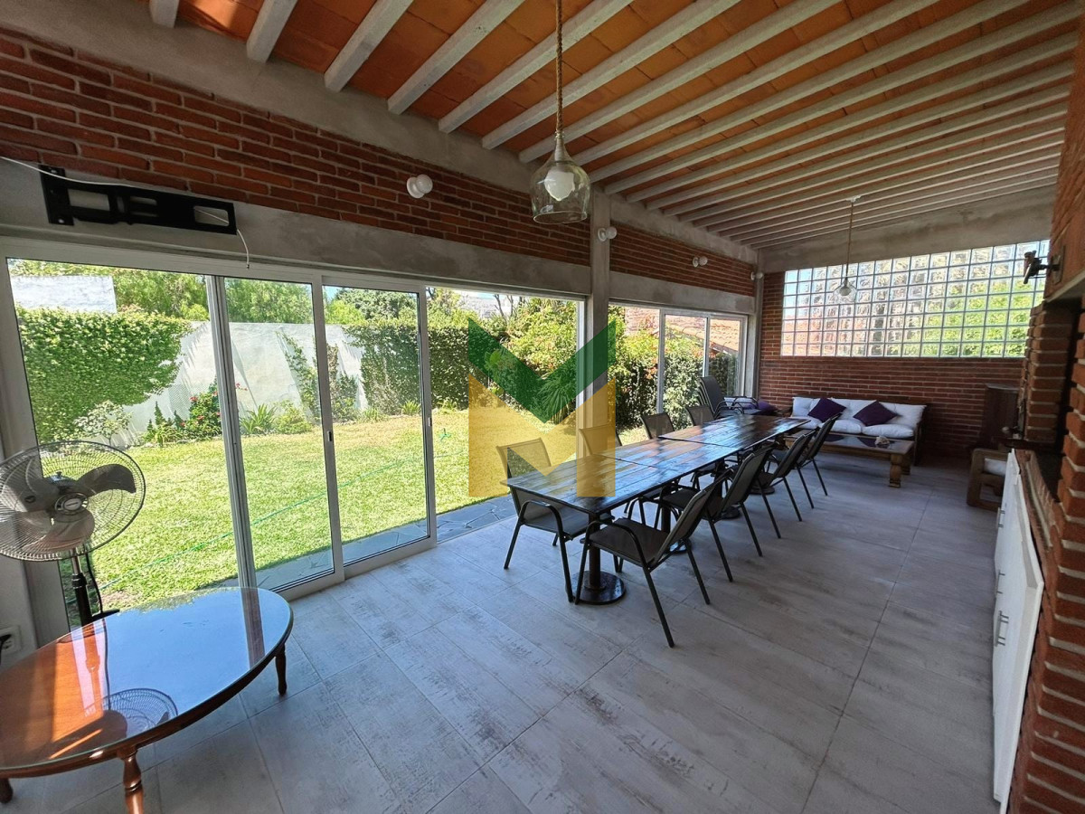 Casa ID.74 - Casa en alquiler de verano, Pinares a 2 cuadras del mar.