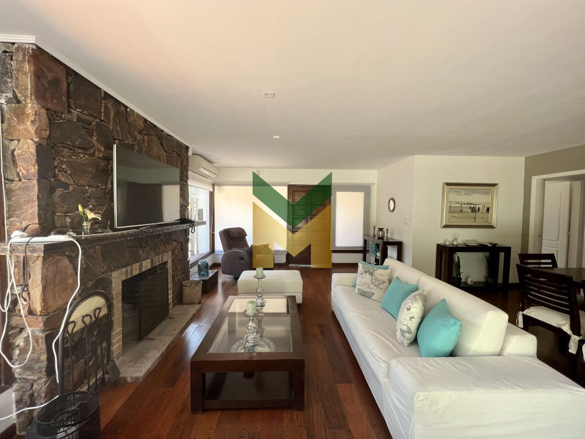 Casa ID.55 - Casa en alquiler anual 3 Dormitorios + Dependecia con baño.