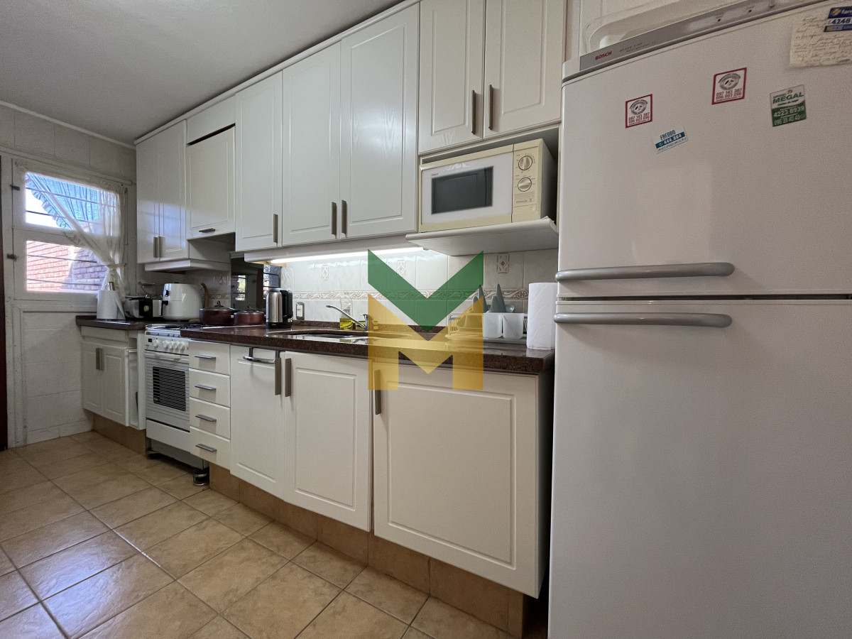 Casa ID.6634 - Casa en venta - 5 dormitorios Playa Mansa próximo al mar.