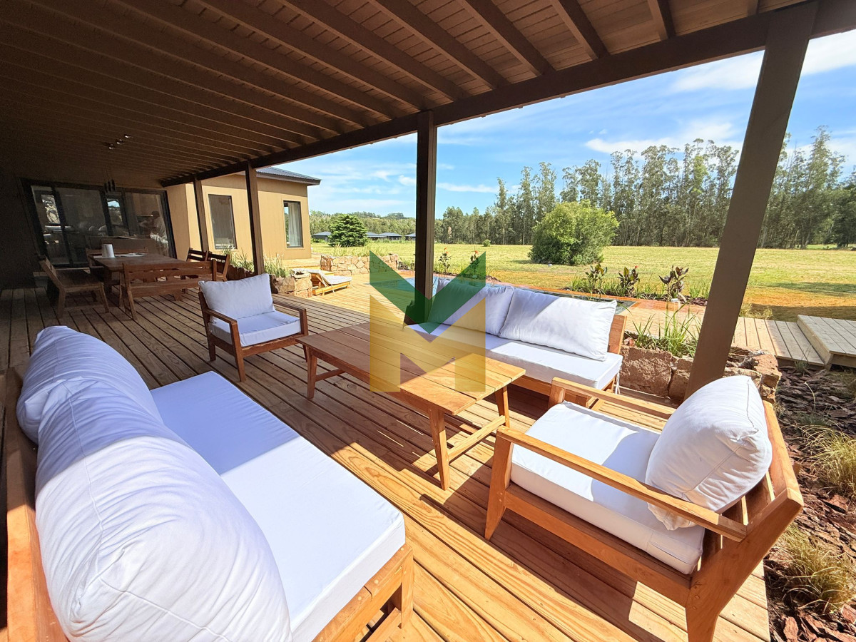 Casa ID.7035 - Casa en venta y alquiler - Barrio Privado La Barra
