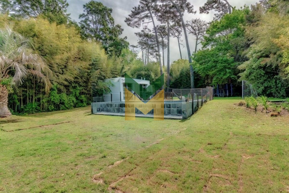 Casa ID.7027 - Casa moderna - 5 dormitorios San Rafael