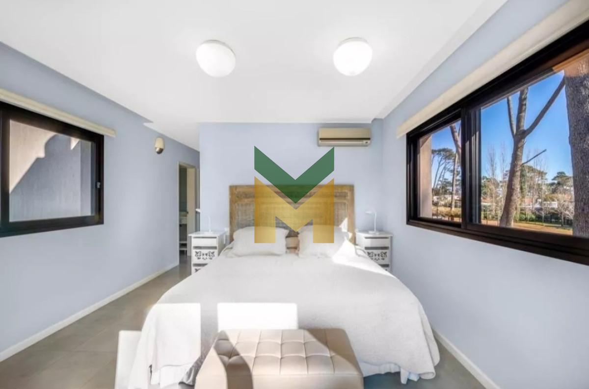 Casa ID.3990 - Casa en venta en barrio privado zona Pinares, Punta del Este 