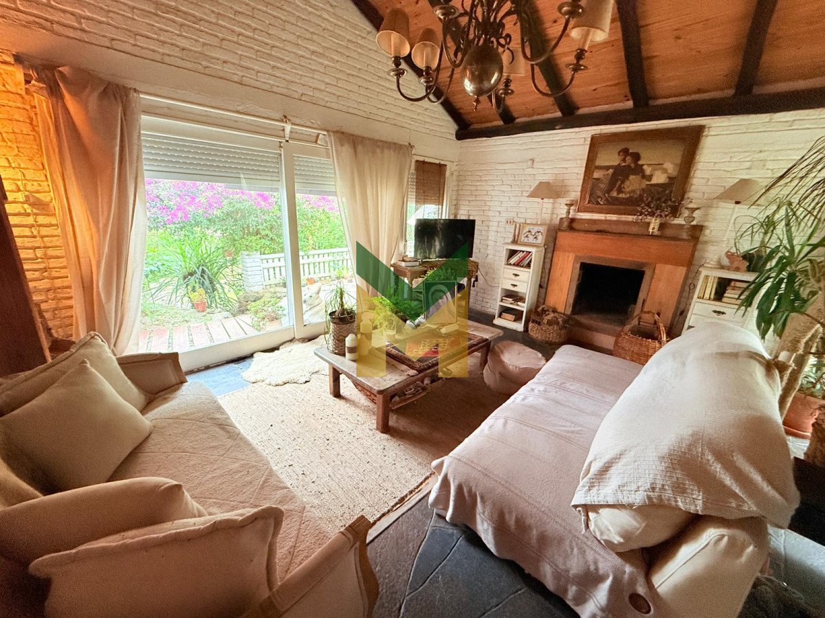 Casa ID.6015 - Cómodo y prolija casa en cantegril - 4 dormitorios.