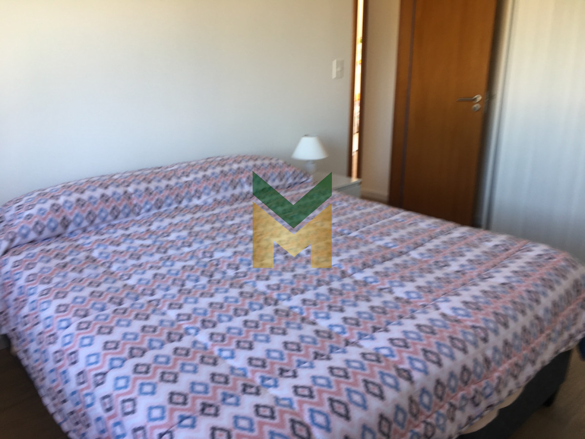 Casa ID.942 - Casa en Alquiler de temporada, Playa Mansa, Punta del Este a 1 cuadra del mar.