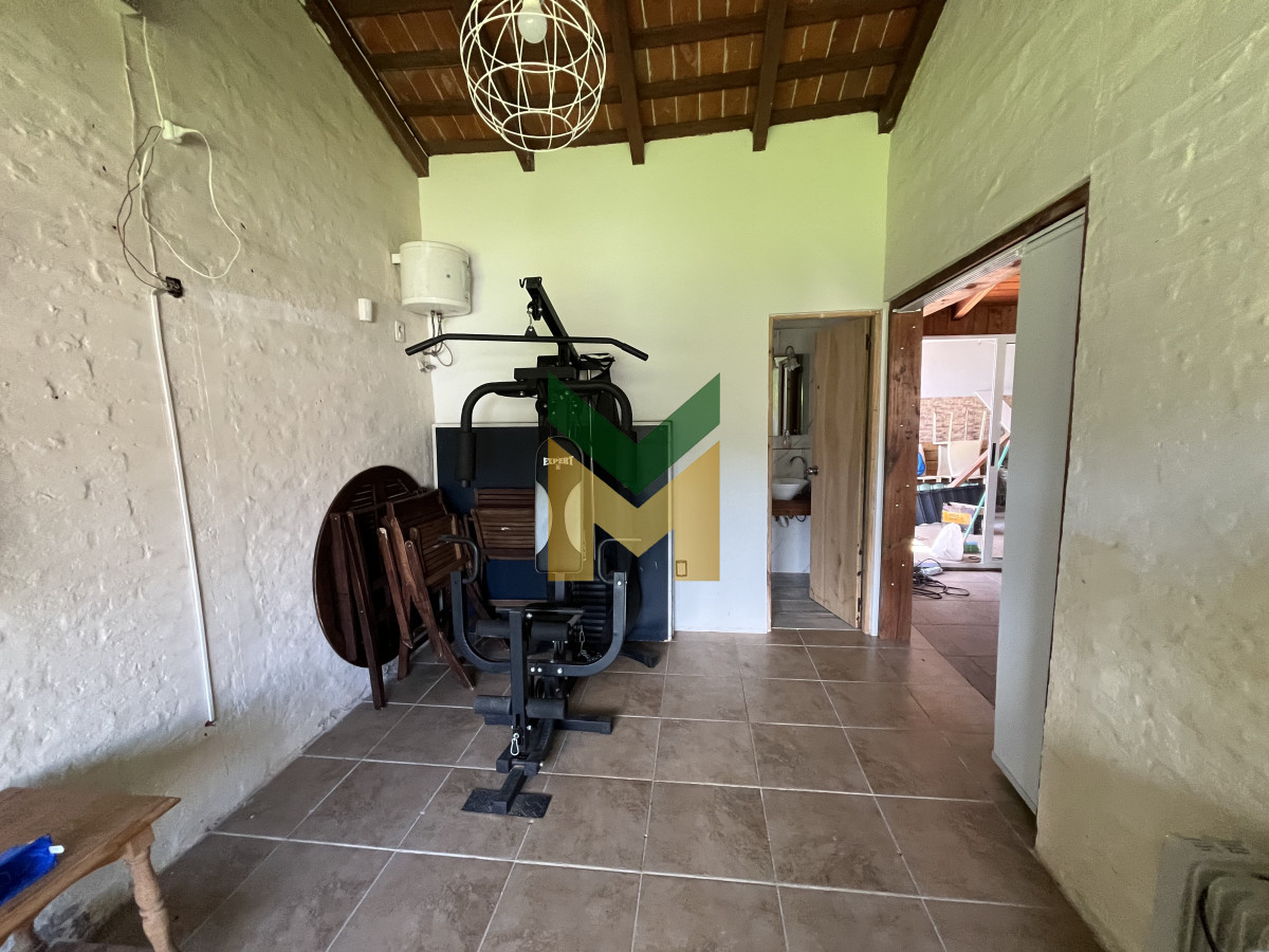 Casa ID.6961 - Casa de 4 dormitorios - Playa Mansa, Barbacoa, Piscina Climatizada.