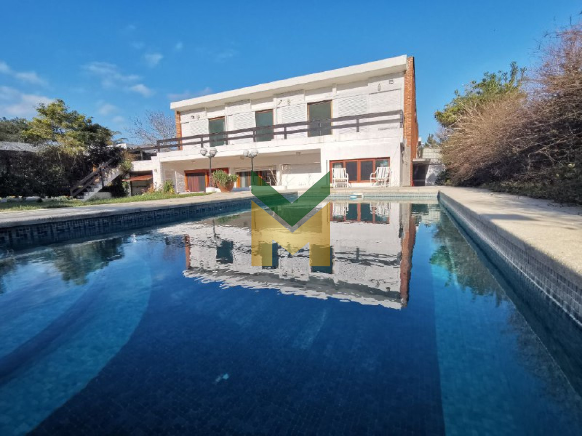 Casa ID.5910 - Casa en alquiler de verano - 4 dormitorios zona mansa a 1 cuadra del mar.