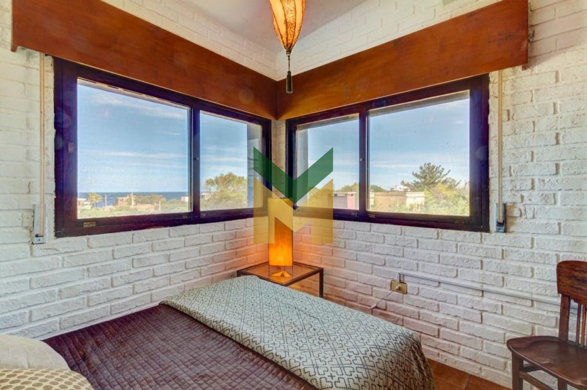Casa ID.5635 - Casa en venta 4 dormitorios - Balneario Buenos Aires.
