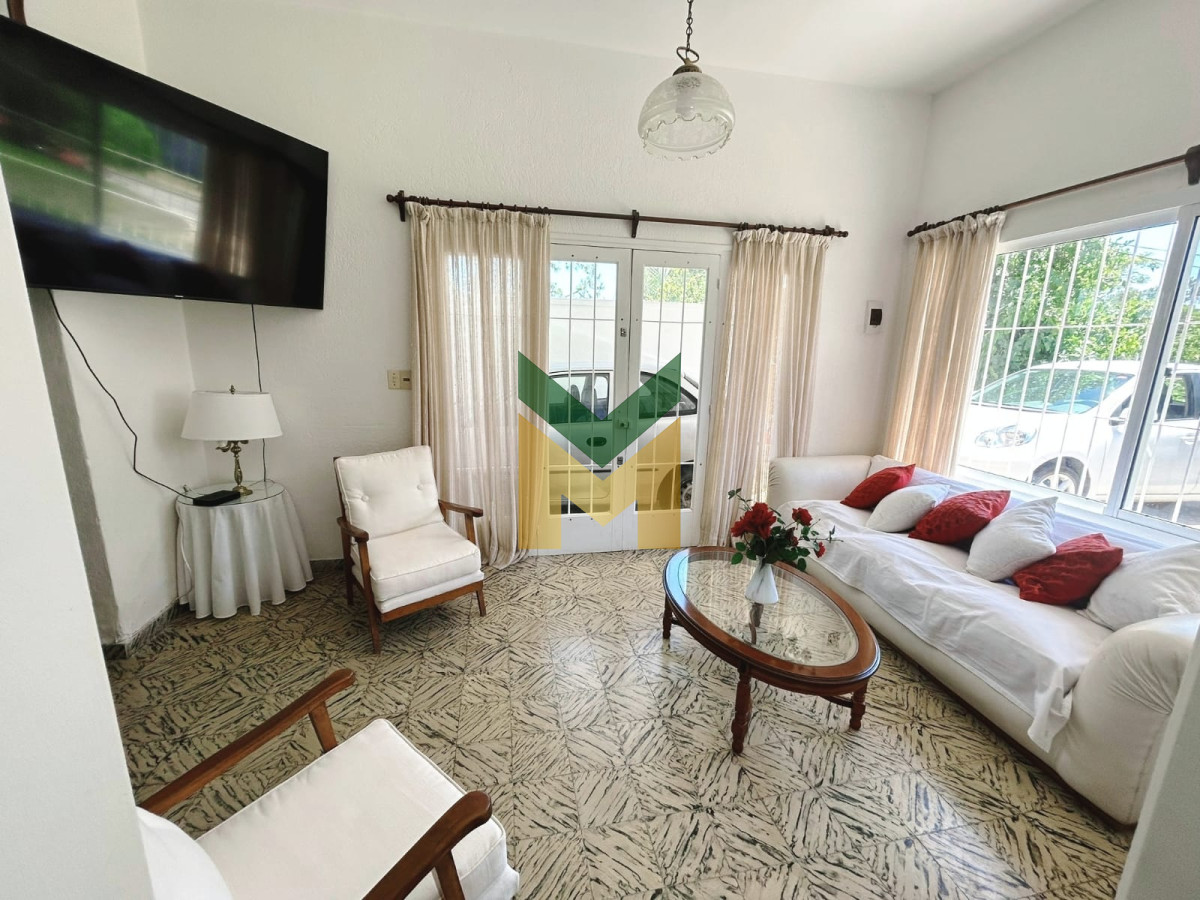 Casa ID.74 - Casa en alquiler de verano, Pinares a 2 cuadras del mar.