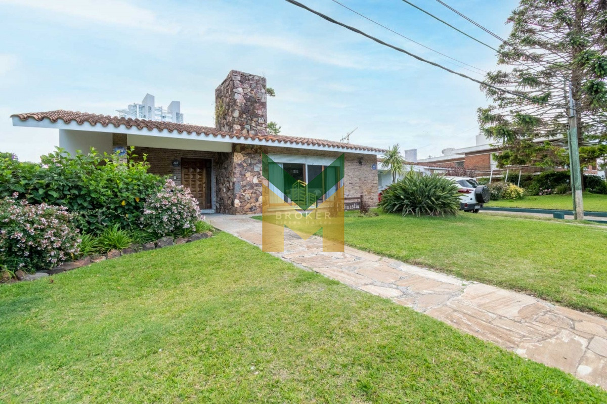 Casa ID.1859 - Casa en venta - 5 dormitorios Playa Mansa