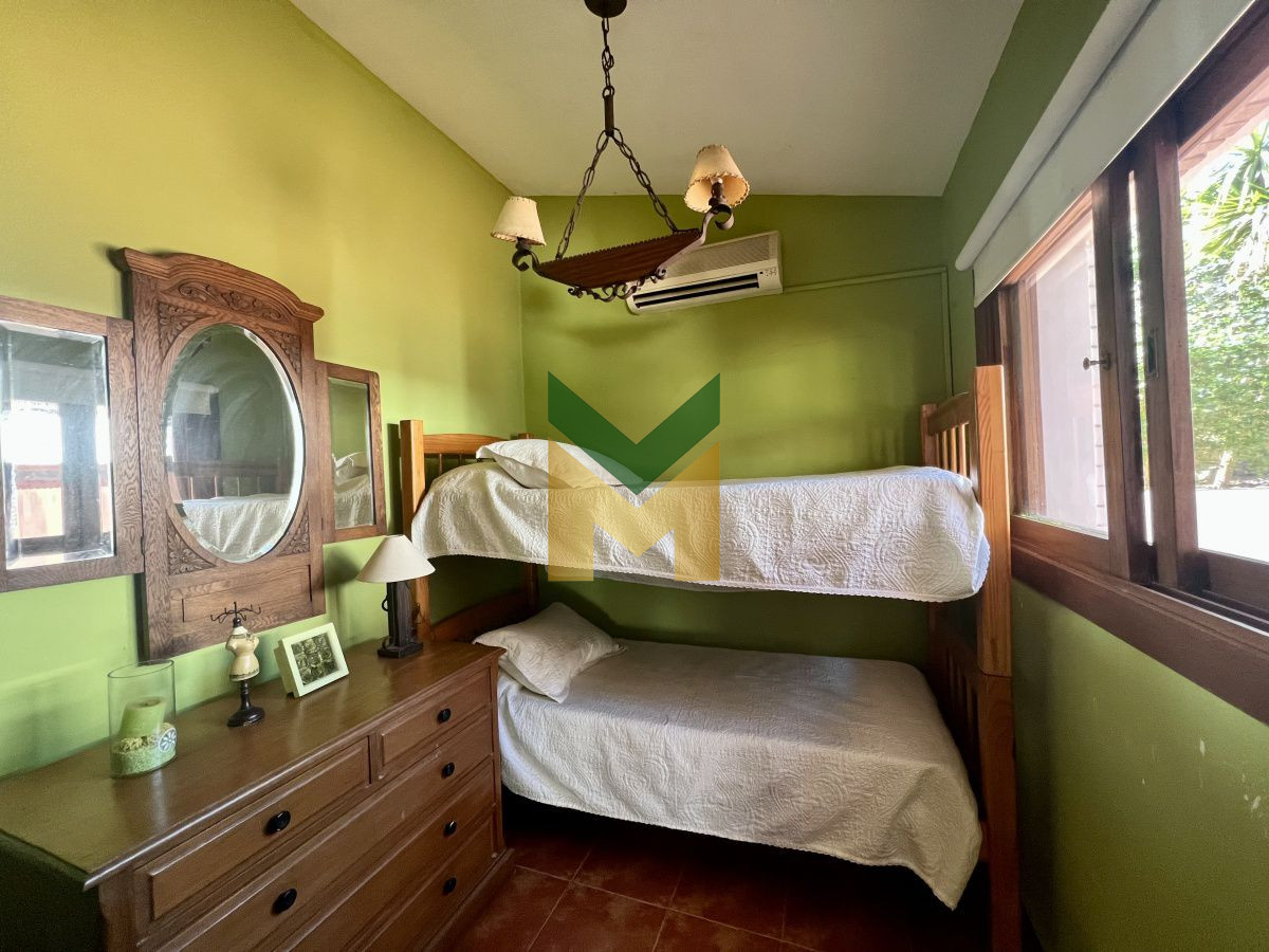 Casa ID.55 - Casa en alquiler anual 3 Dormitorios + Dependecia con baño.
