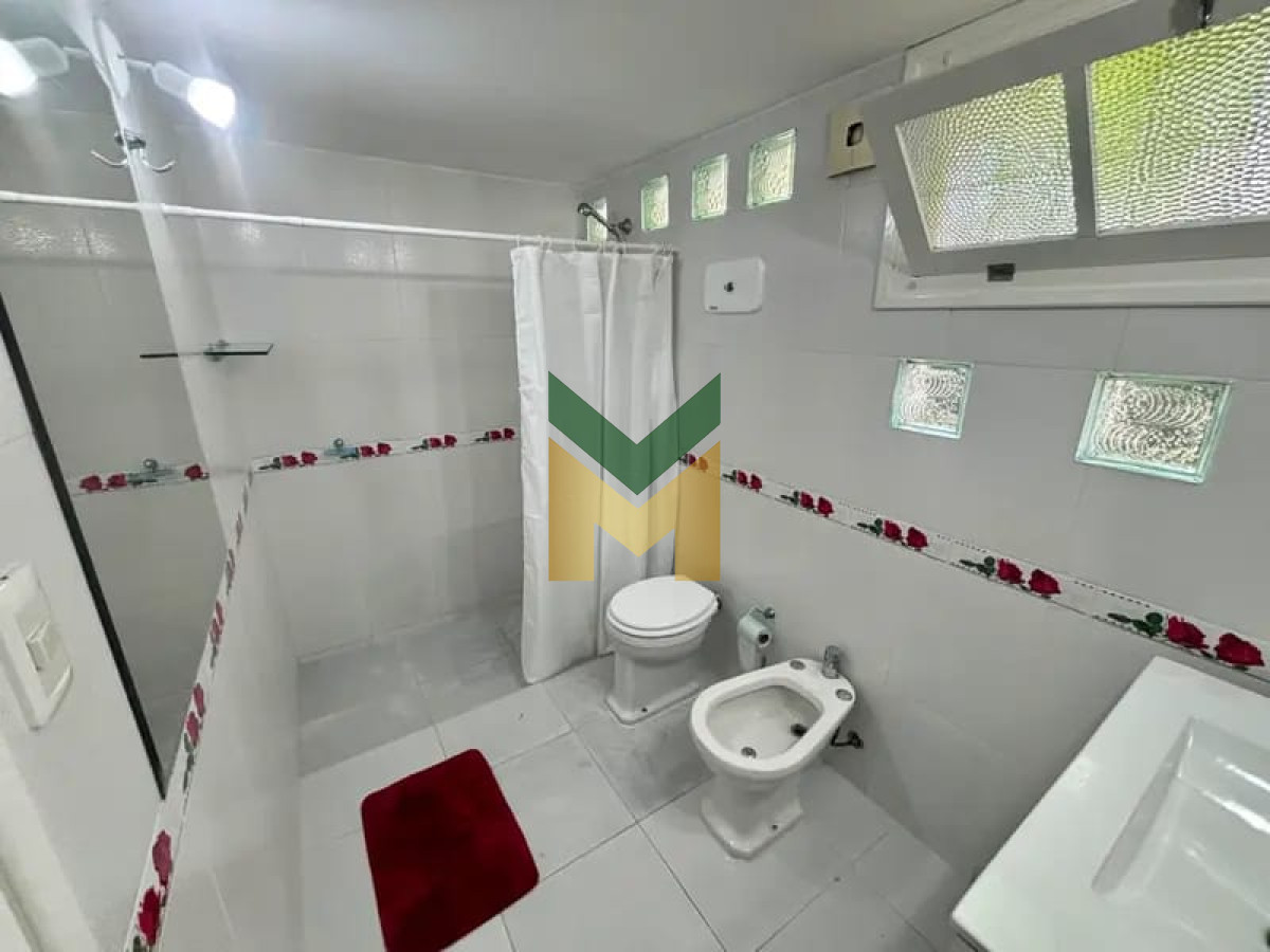 Casa ID.74 - Casa en alquiler de verano, Pinares a 2 cuadras del mar.