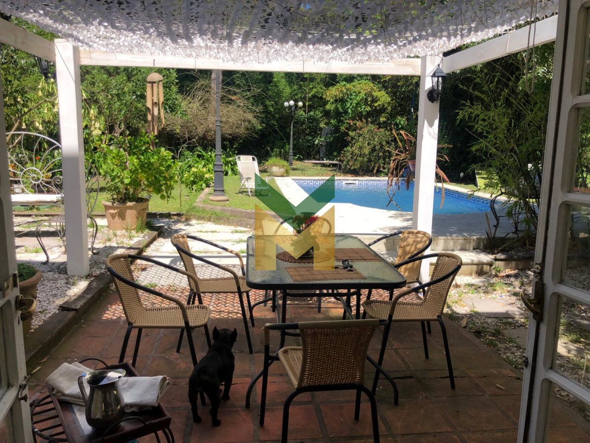 Casa ID.5820 - Casa en venta - Pinares 4 dormitorios + Dep completa.