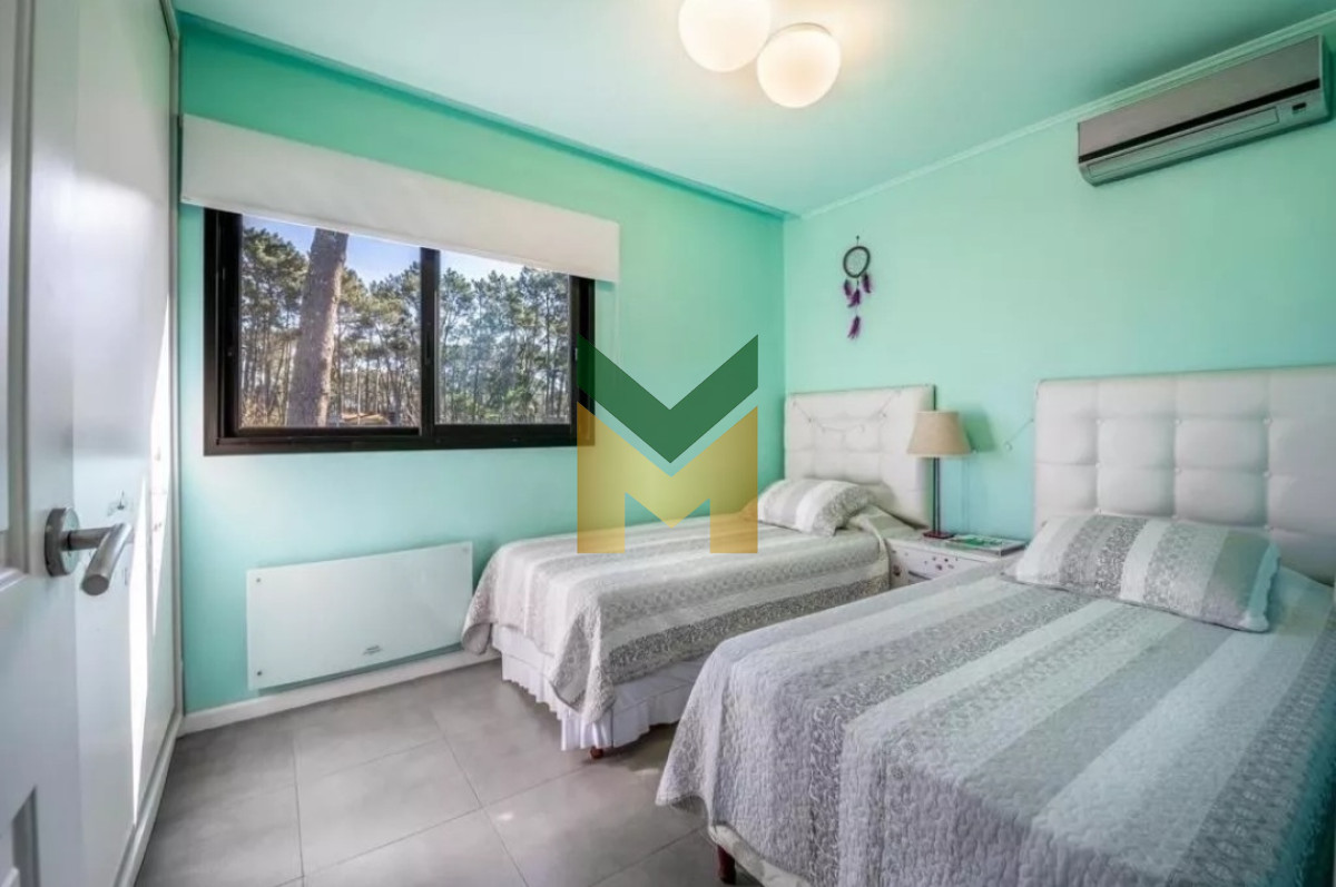 Casa ID.3990 - Casa en venta en barrio privado zona Pinares, Punta del Este 