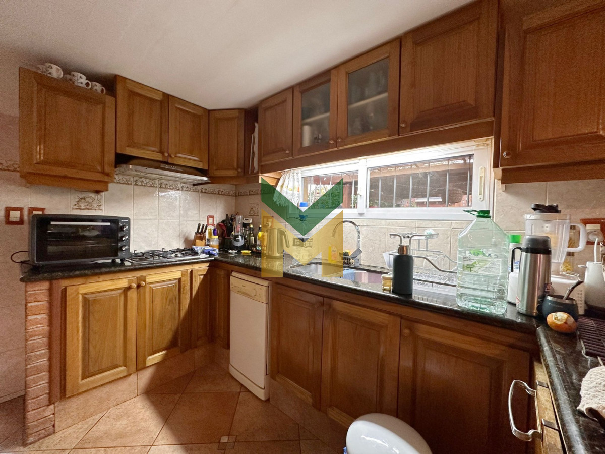 Casa ID.5877 - Casa en venta Playa Mansa - 4 dormitorios 