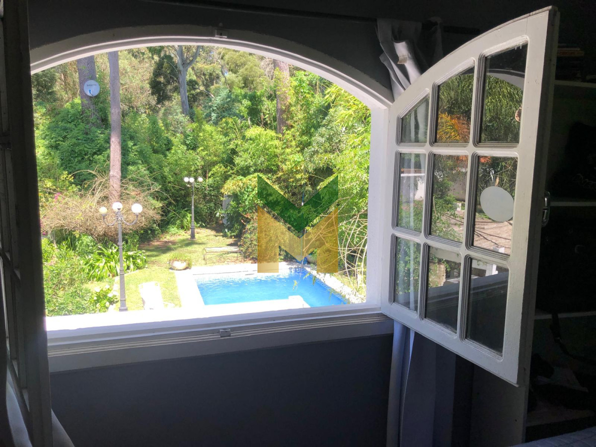 Casa ID.5820 - Casa en venta - Pinares 4 dormitorios + Dep completa.