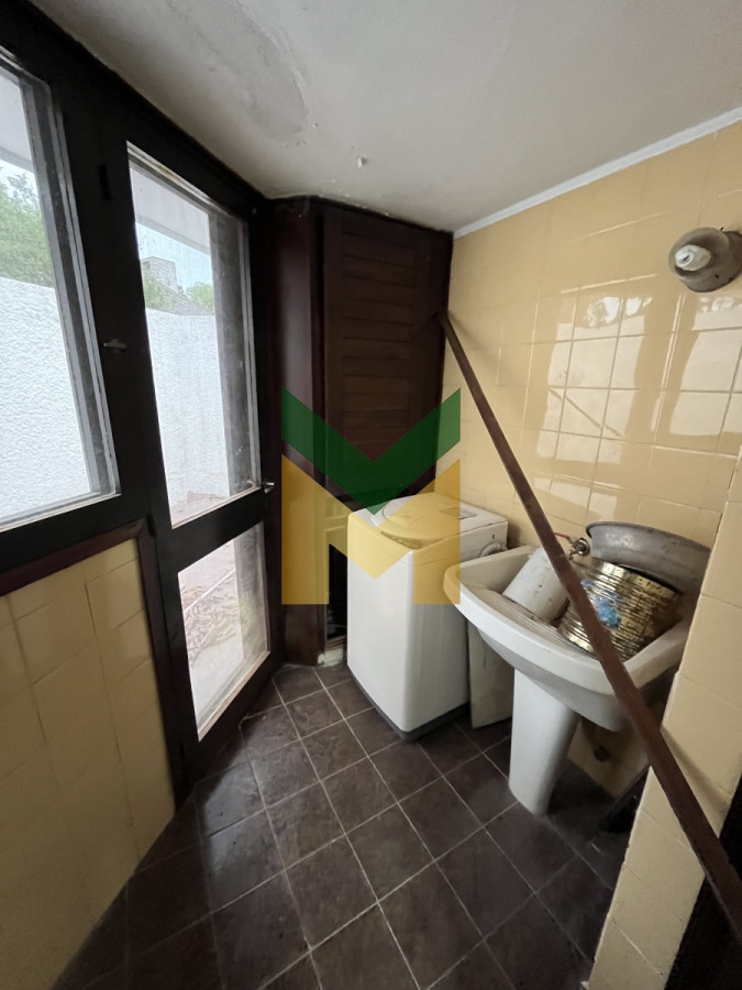 Casa ID.5541 - Casa En Venta o alquiler anual, Zona Cantegril.