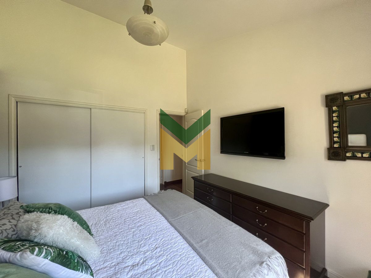 Casa ID.55 - Casa en alquiler anual 3 Dormitorios + Dependecia con baño.