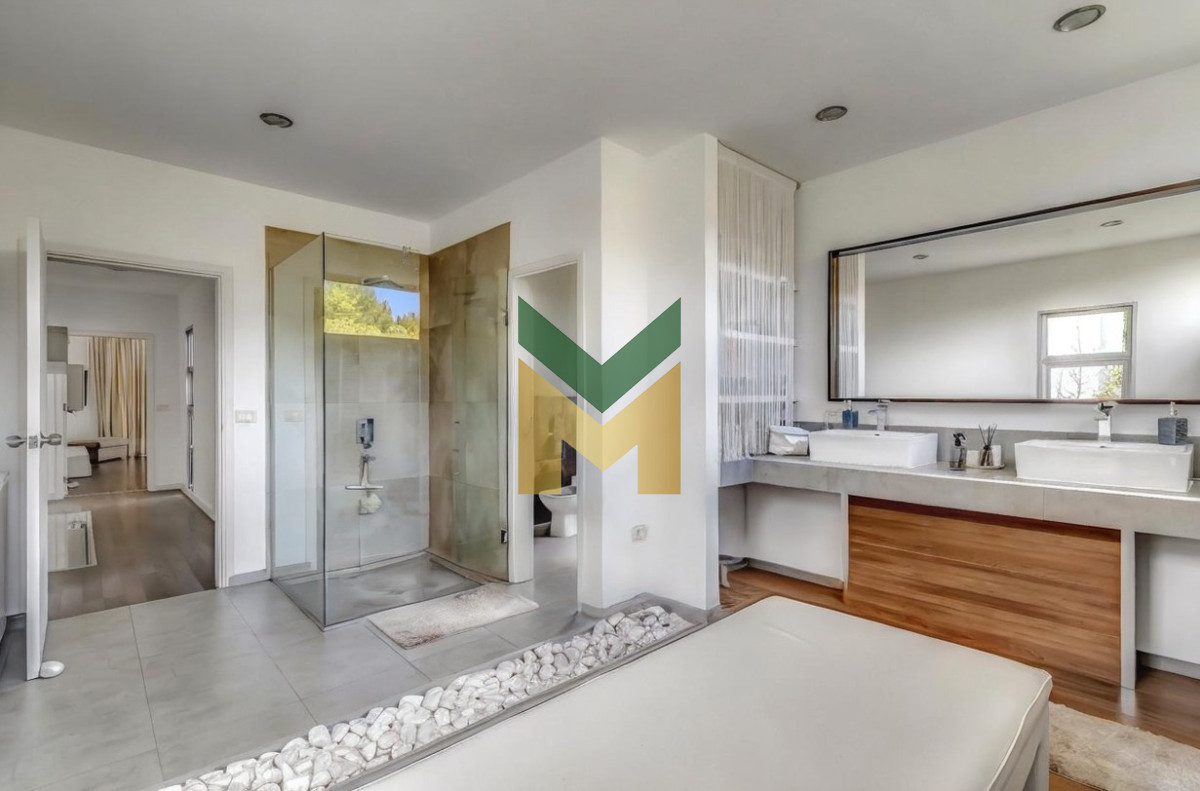 Casa ID.7027 - Casa moderna - 5 dormitorios San Rafael