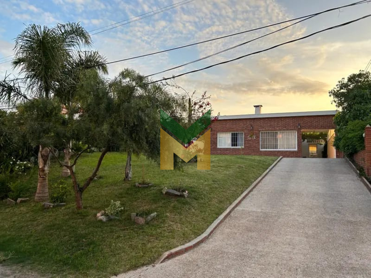 Casa ID.74 - Casa en alquiler de verano, Pinares a 2 cuadras del mar.