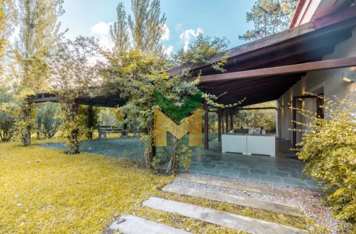 Casa ID.3990 - Casa en venta en barrio privado zona Pinares, Punta del Este 