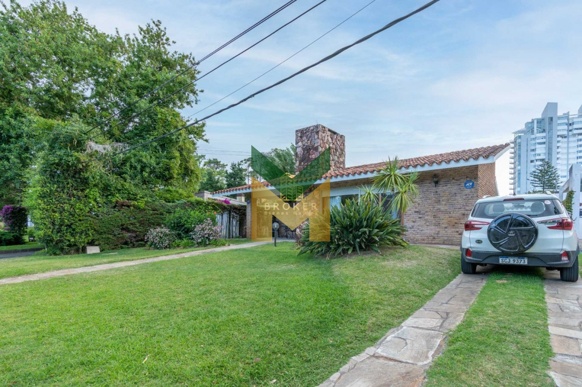Casa ID.1859 - Casa en venta - 5 dormitorios Playa Mansa