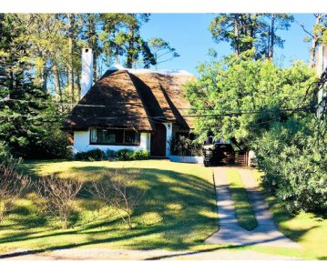 Casa En Pinares - 3 dormitorios piscina climatizada