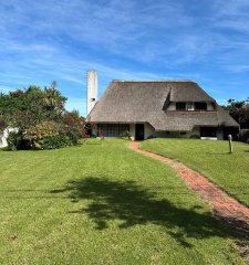 Casa en venta y alquiler anual, Marly Punta Del Este.