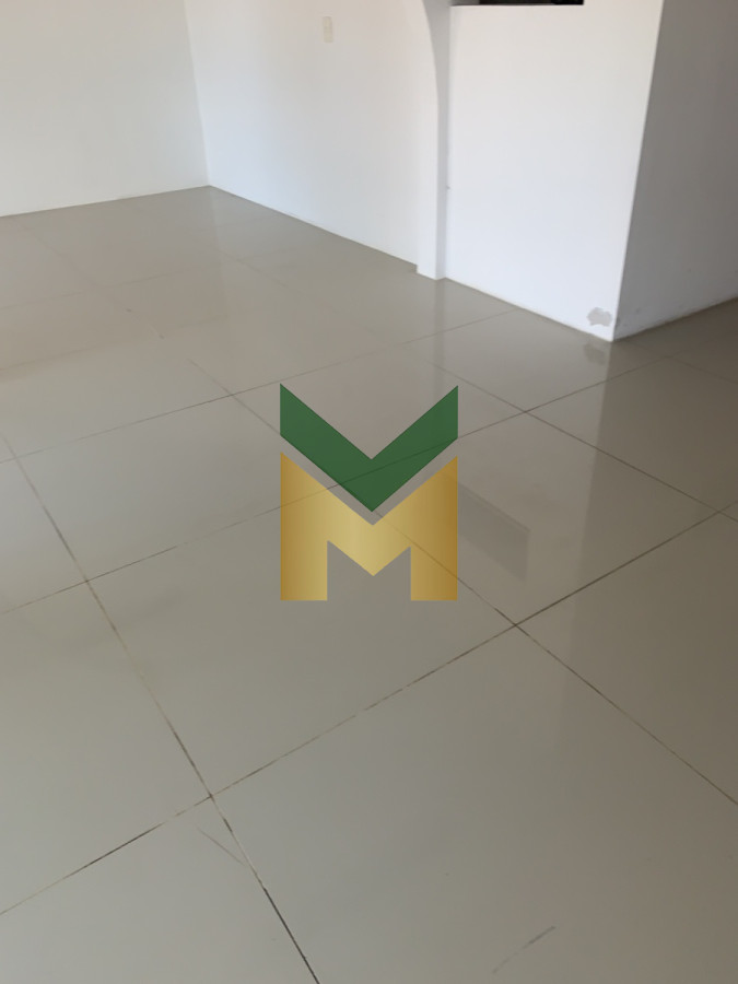 Local Comercial ID.1207 - Local comercial con cámara de frío, sobre Avenida a pasos del Centro de Maldonado