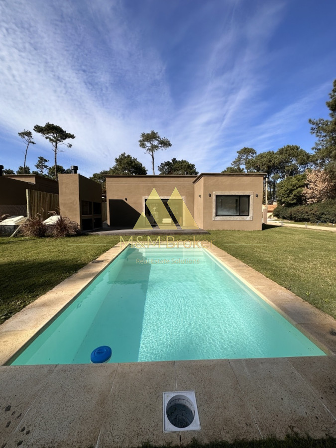 Casa ID.154 - Bosques del Mar  Barrio Privado  Parque Burnett