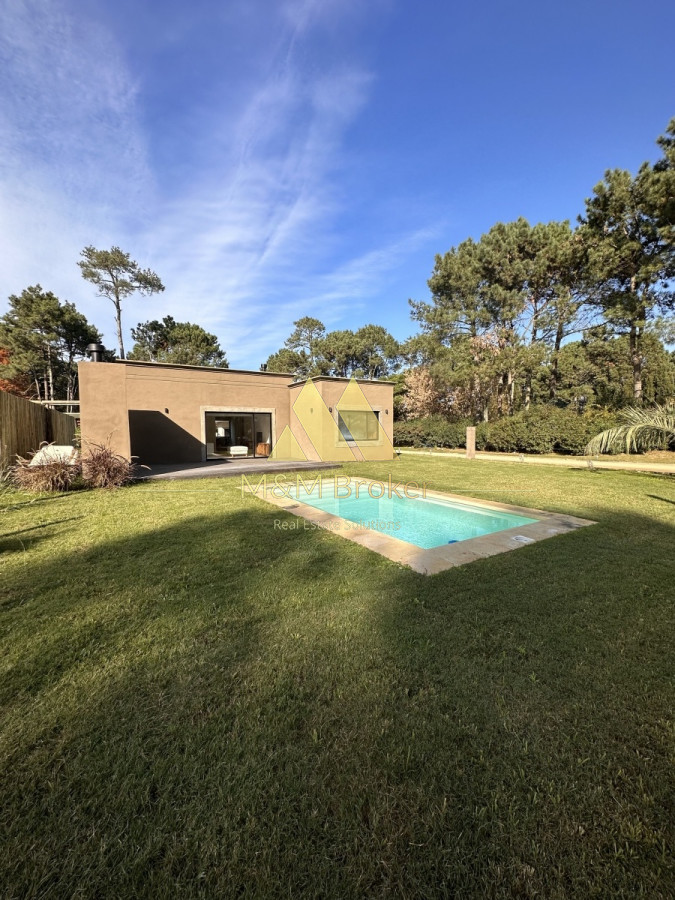 Casa ID.154 - Bosques del Mar  Barrio Privado  Parque Burnett