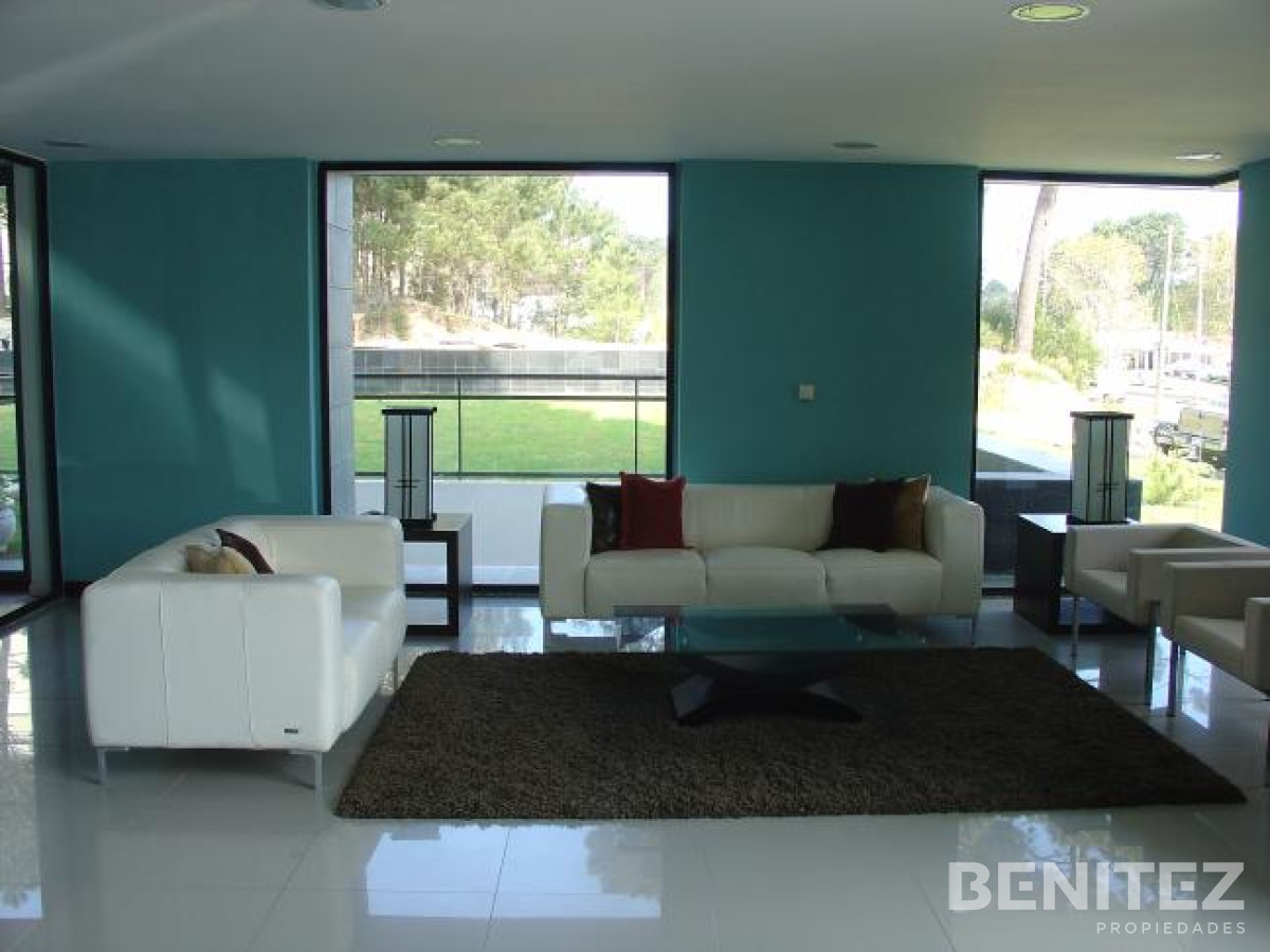 Apartamento ID.9372 - Venta sobre Avenida Roosevelt, Oportunidad!