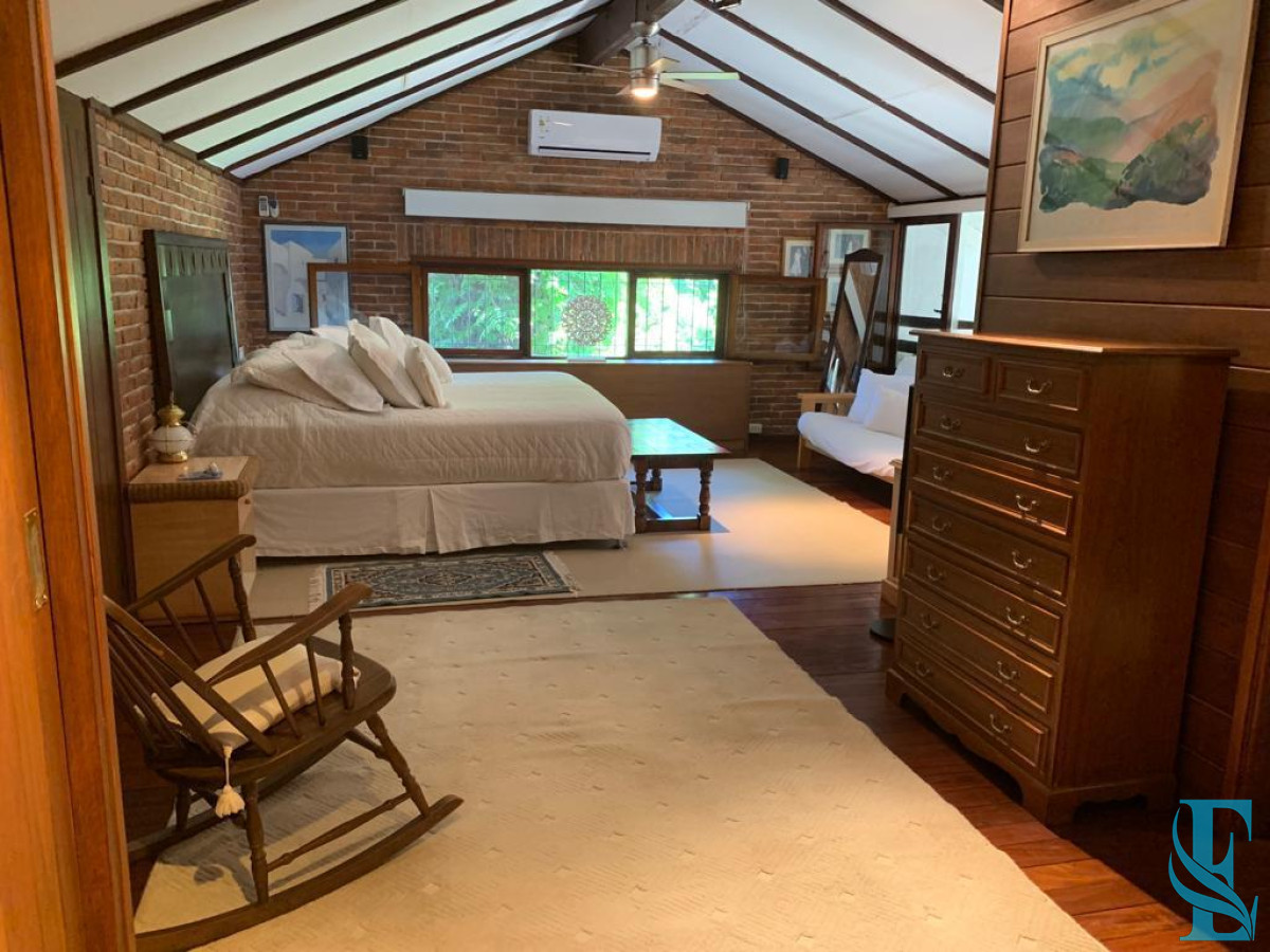 Casa ID.196 - Casa en venta Avenida Roosevelt, Punta del Este 4 dormitorios .