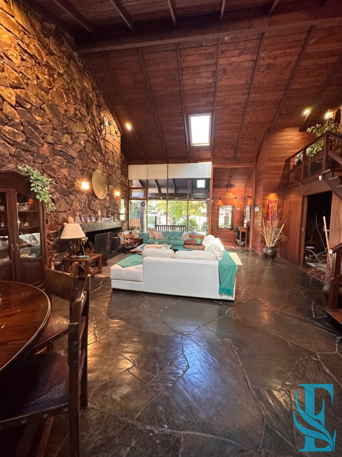 Casa ID.196 - Casa en venta Avenida Roosevelt, Punta del Este 4 dormitorios .