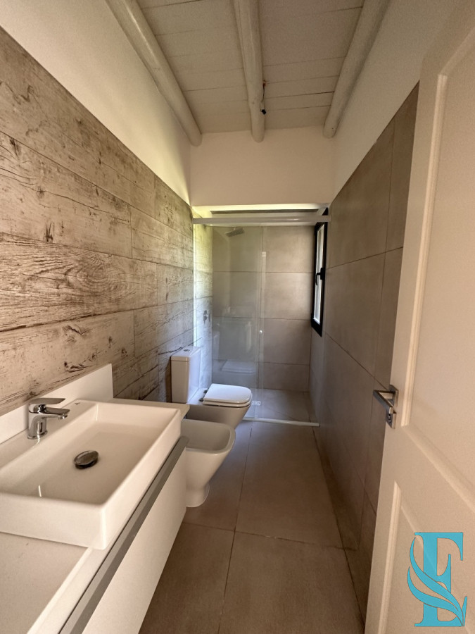 Casa ID.195 - Bosques del Mar  Barrio Privado  Parque Burnett