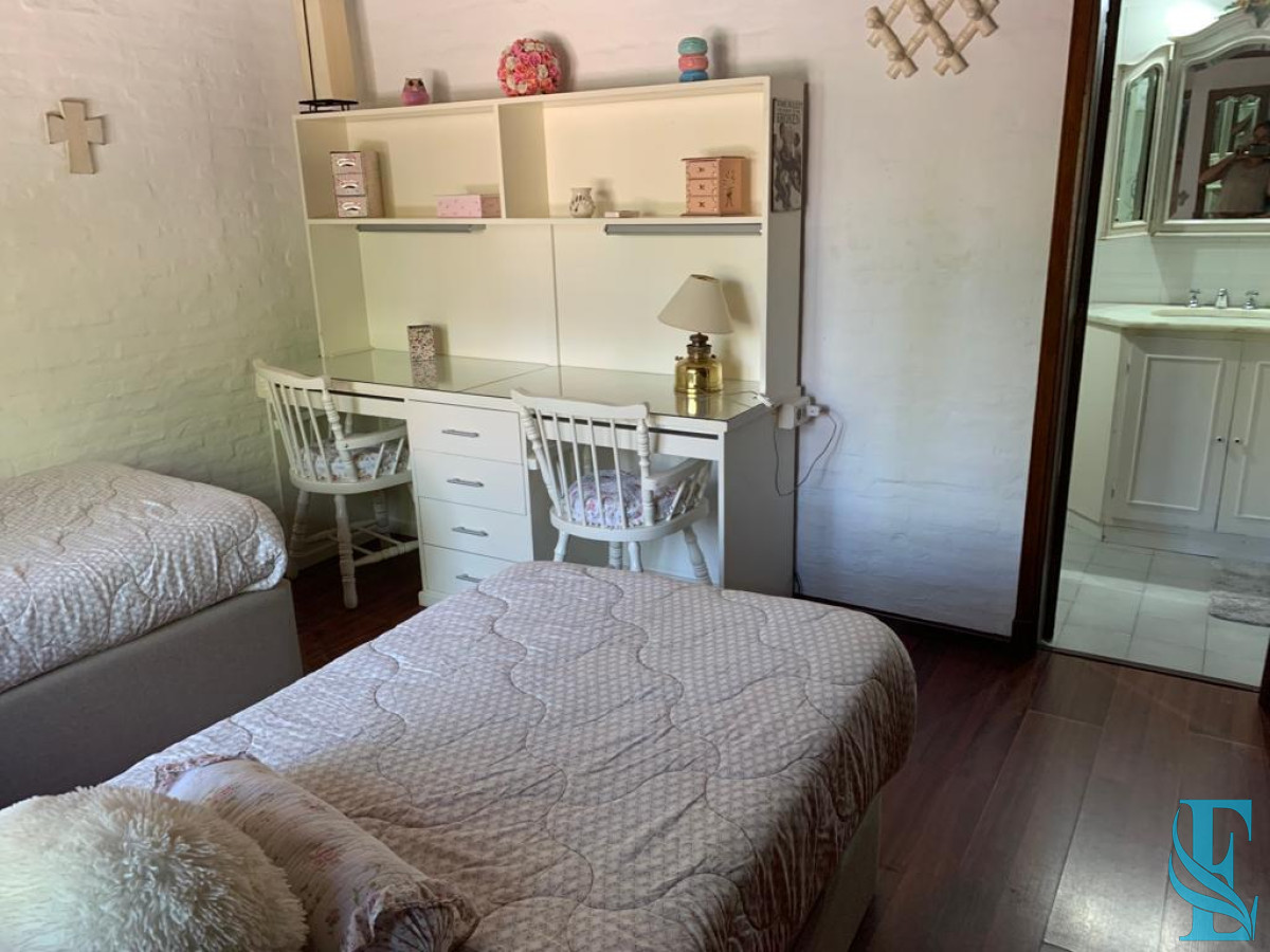 Casa ID.196 - Casa en venta Avenida Roosevelt, Punta del Este 4 dormitorios .