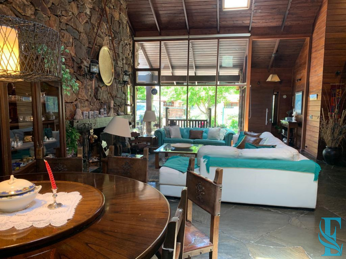 Casa ID.196 - Casa en venta Avenida Roosevelt, Punta del Este 4 dormitorios .